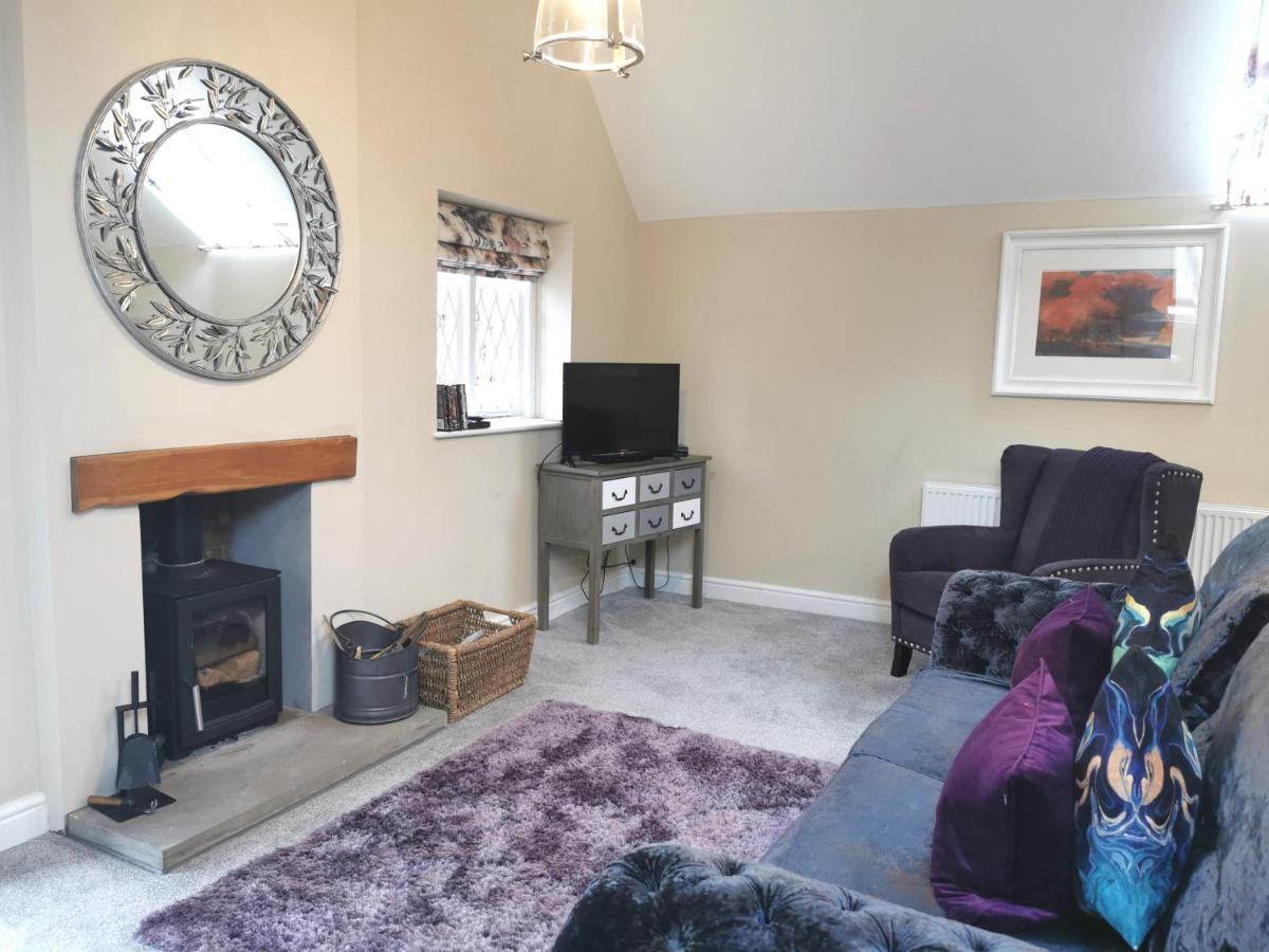 The Coach House Apartment At Cefn Tilla Court, Usk Eksteriør bilde
