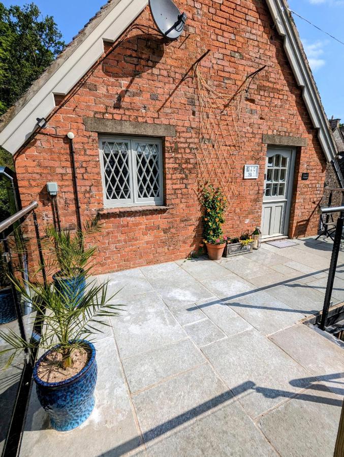 The Coach House Apartment At Cefn Tilla Court, Usk Eksteriør bilde