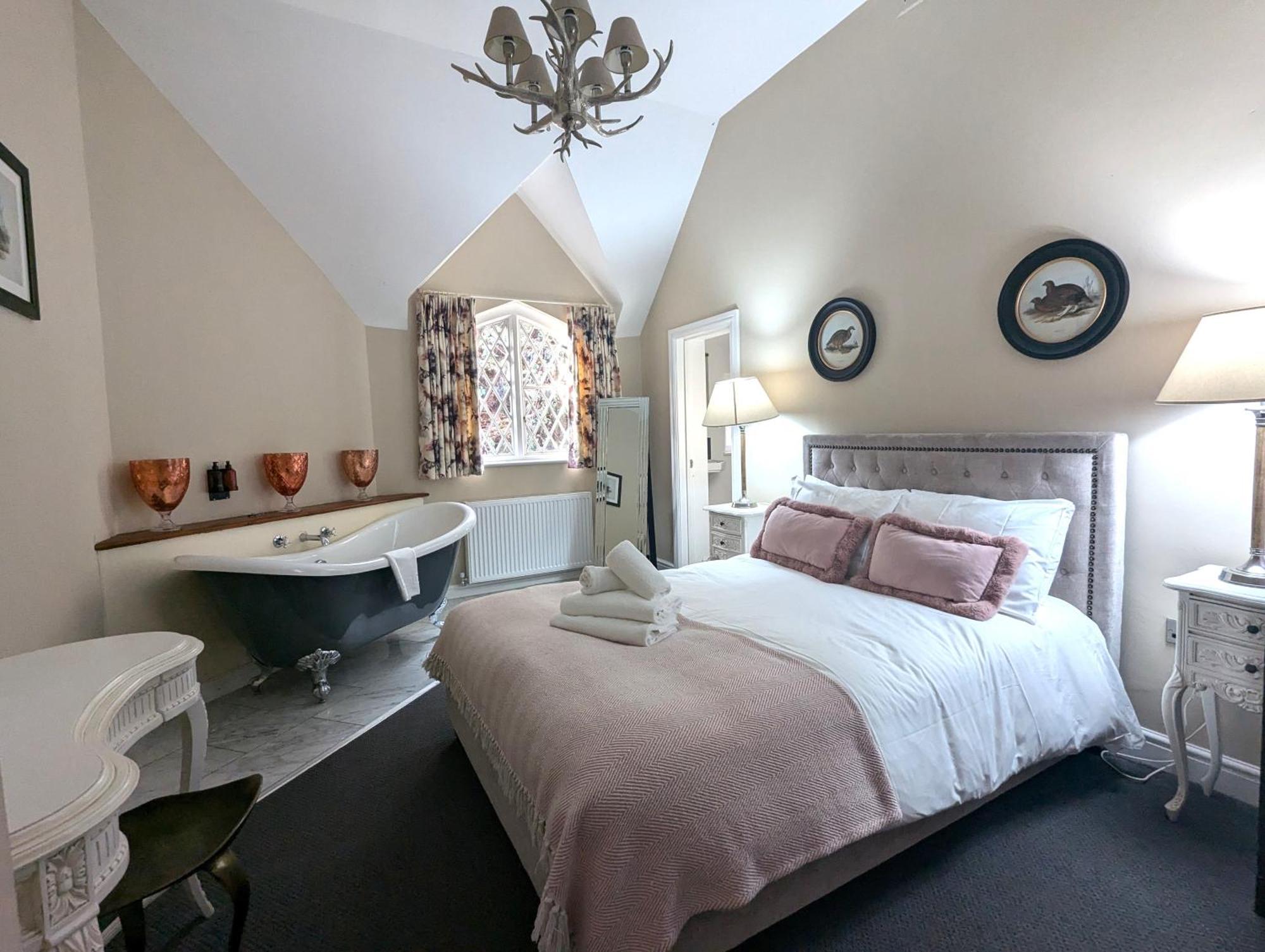 The Coach House Apartment At Cefn Tilla Court, Usk Eksteriør bilde